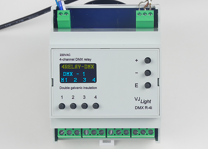 VJLight DMX R-4i - DMX реле на DIN рейку 4 канала по 16A/250VAC с двойной гальванической развязкой.