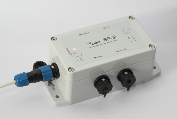 VJLight SP-3i - DMX сплиттер-усилитель IP68 (IP67) 3 выхода с двойной&nbsp;гальванической развязкой и индикаторами.