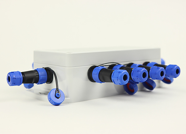 VJLight-SP-8i - IP68 (IP67) DMX сплиттер-усилитель 8 выходов с двойной гальванической развязкой и индикаторами