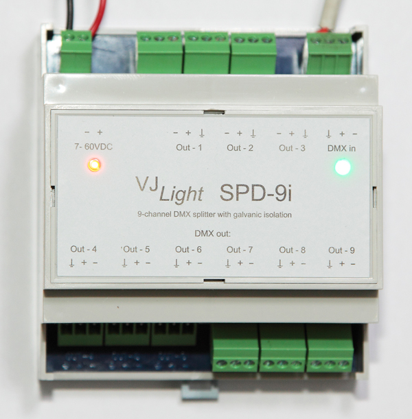 VJLight SPD-9i - DMX сплиттер-усилитель на DIN рейку 9 выходов с двойной гальванической развязкой и индикаторами