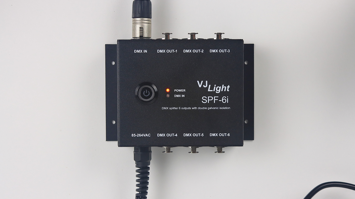 VJLight SPF-6i - DMX сплиттер-усилитель свободного крепления 6 XLR выходов с двойной гальванической развязкой и индикаторами