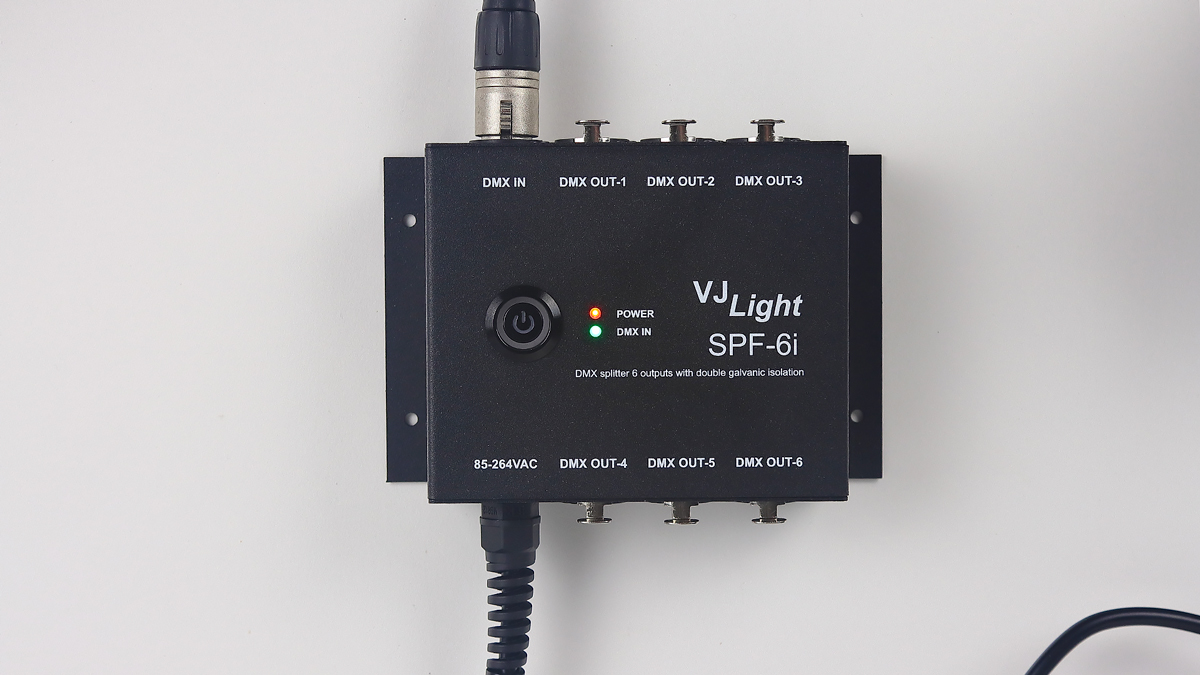 VJLight SPF-6i - DMX сплиттер-усилитель свободного крепления 6 XLR выходов с двойной гальванической развязкой и индикаторами